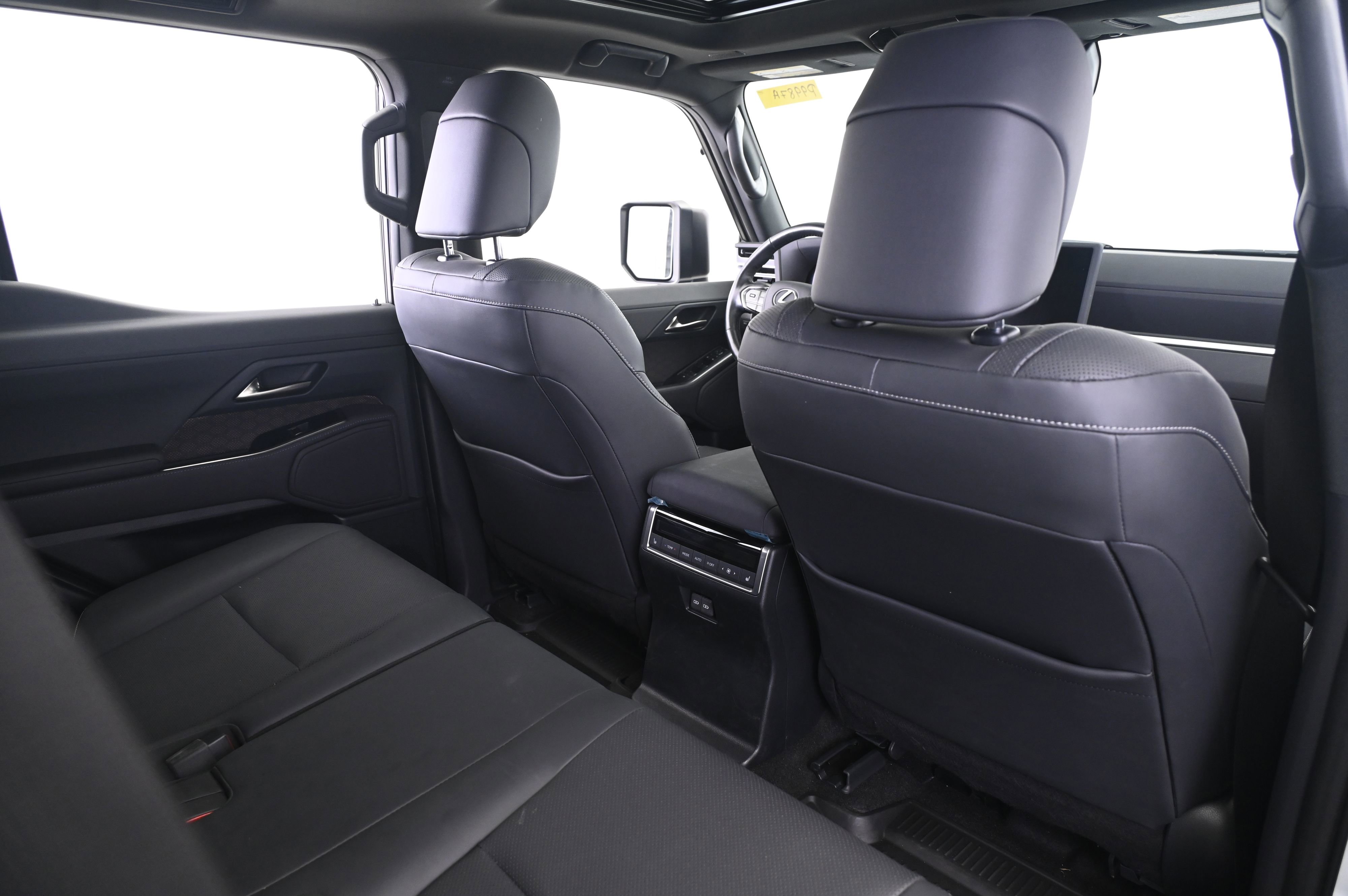 Used 2024 Lexus GX 550 w/ Accessory Package (Z1) AWD/4WD image 18