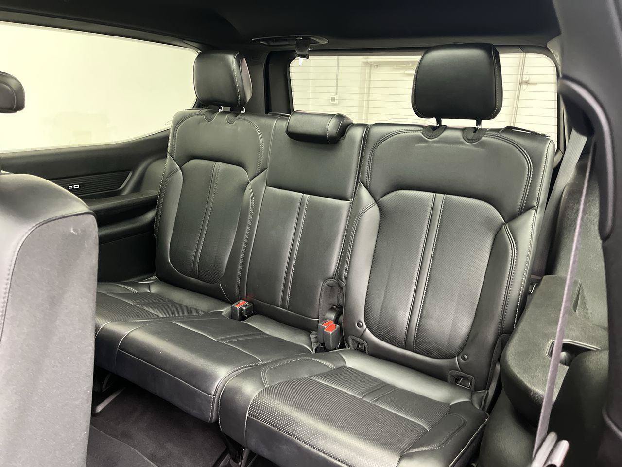 Used 2023 Jeep Wagoneer 4WD w/ Premium Group I image 15