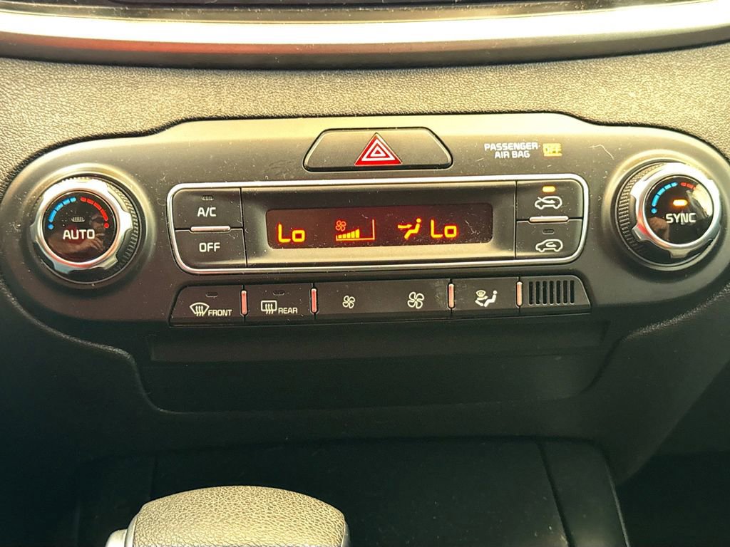 Used 2019 Kia Sorento LX image 17