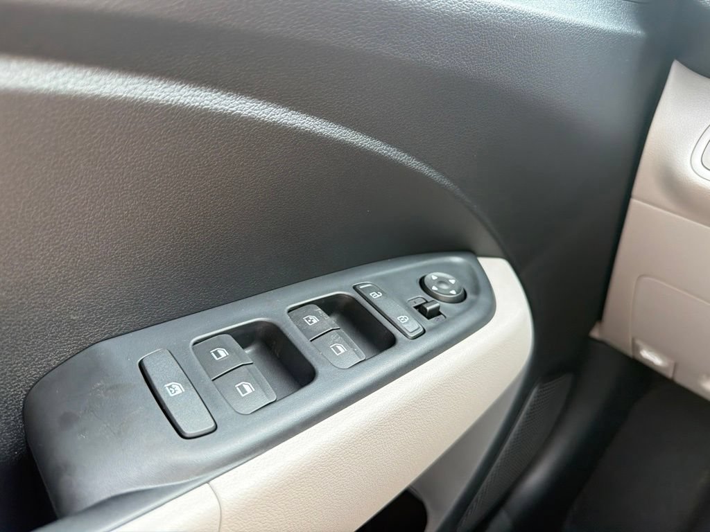 New 2026 Hyundai Venue SEL FWD image 28