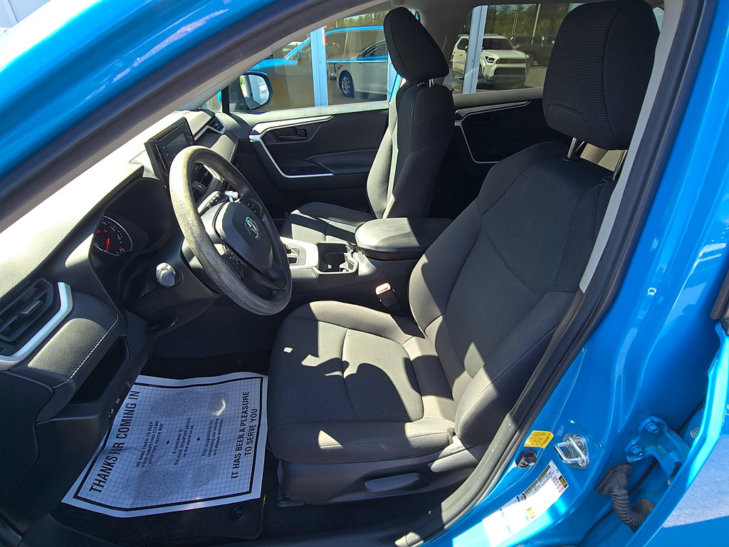 Certified 2021 Toyota RAV4 LE AWD/4WD image 13