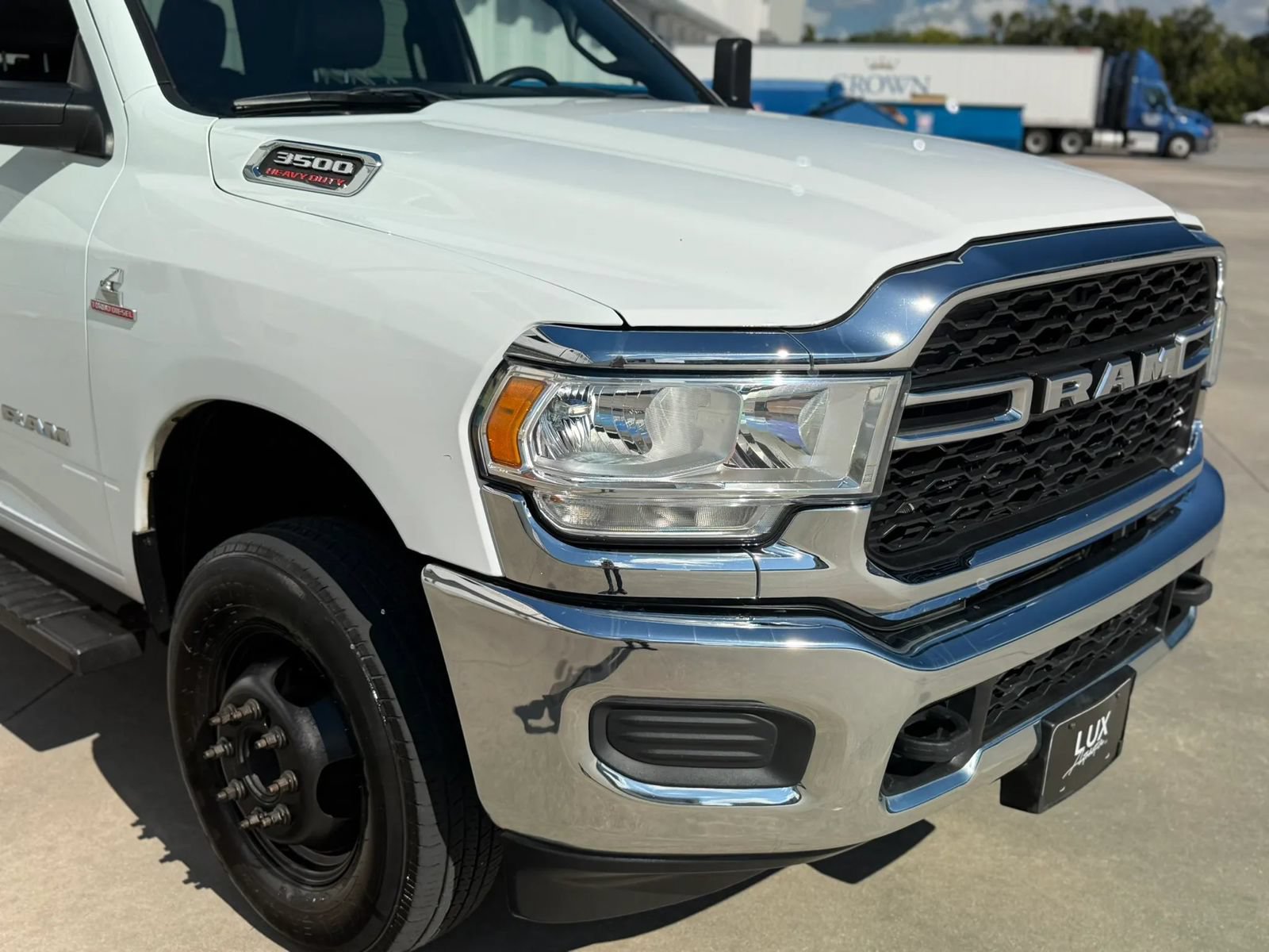 Used 2022 RAM 3500 Tradesman w/ Chrome Appearance Group AWD/4WD image 5