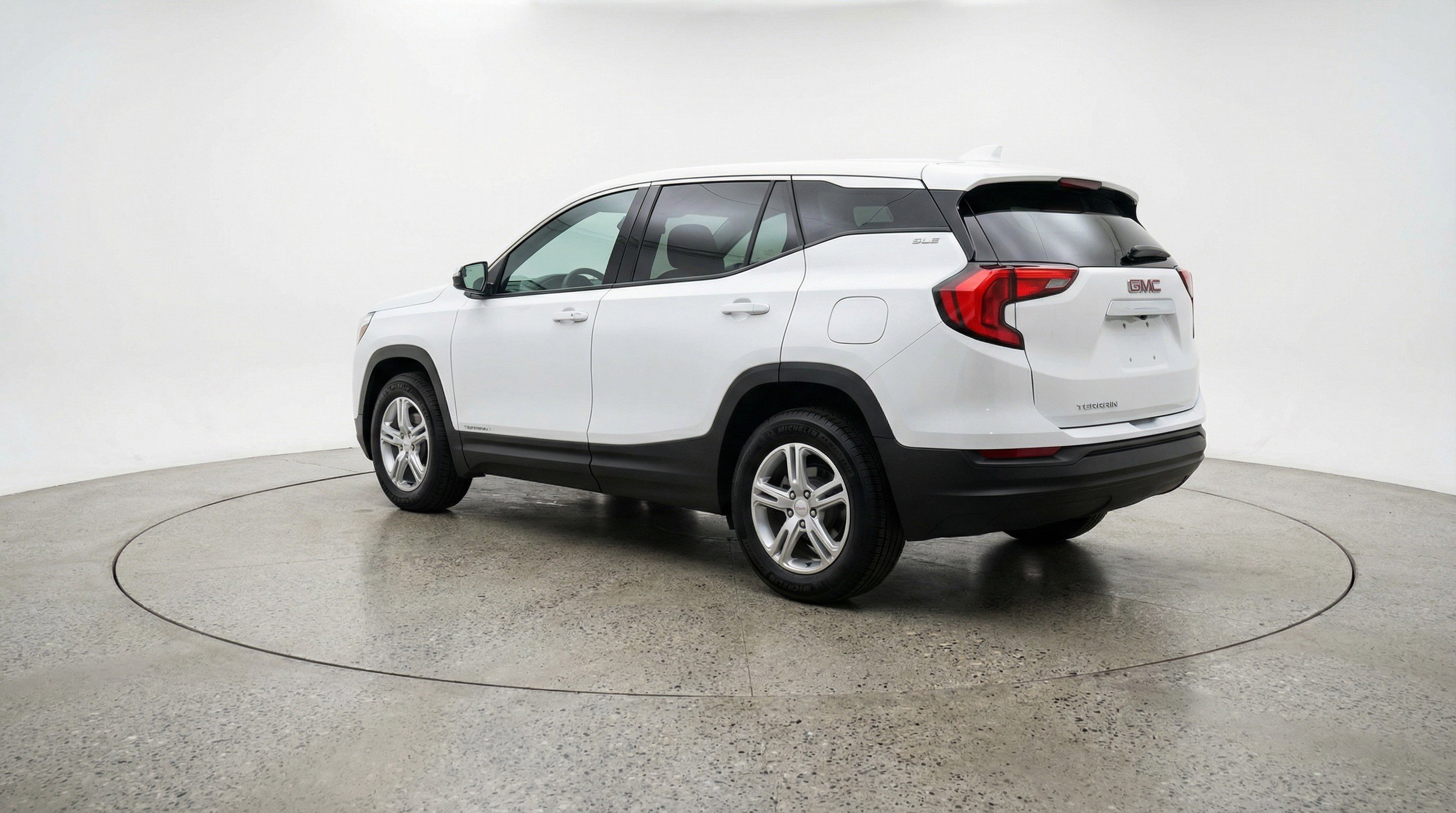 Used 2024 GMC Terrain SLE FWD image 6