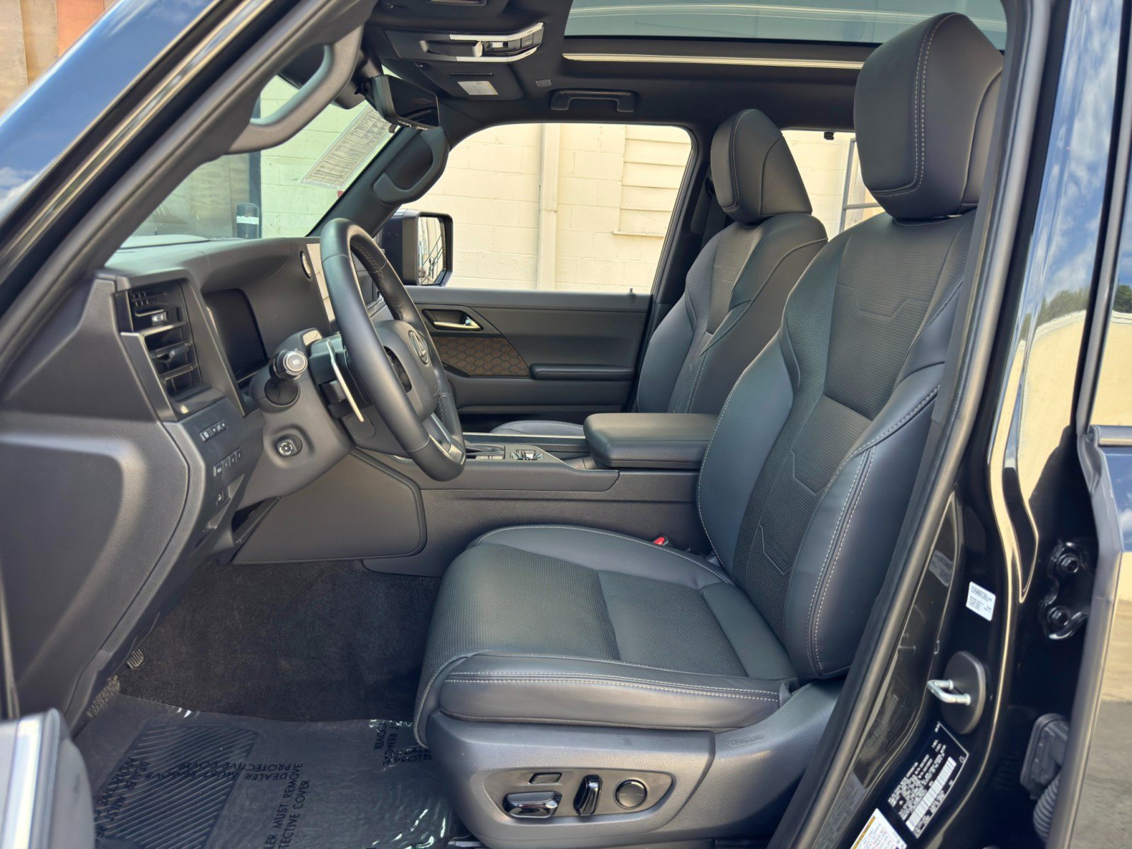 Used 2024 Lexus GX 550 w/ Cold Area Package AWD/4WD image 17