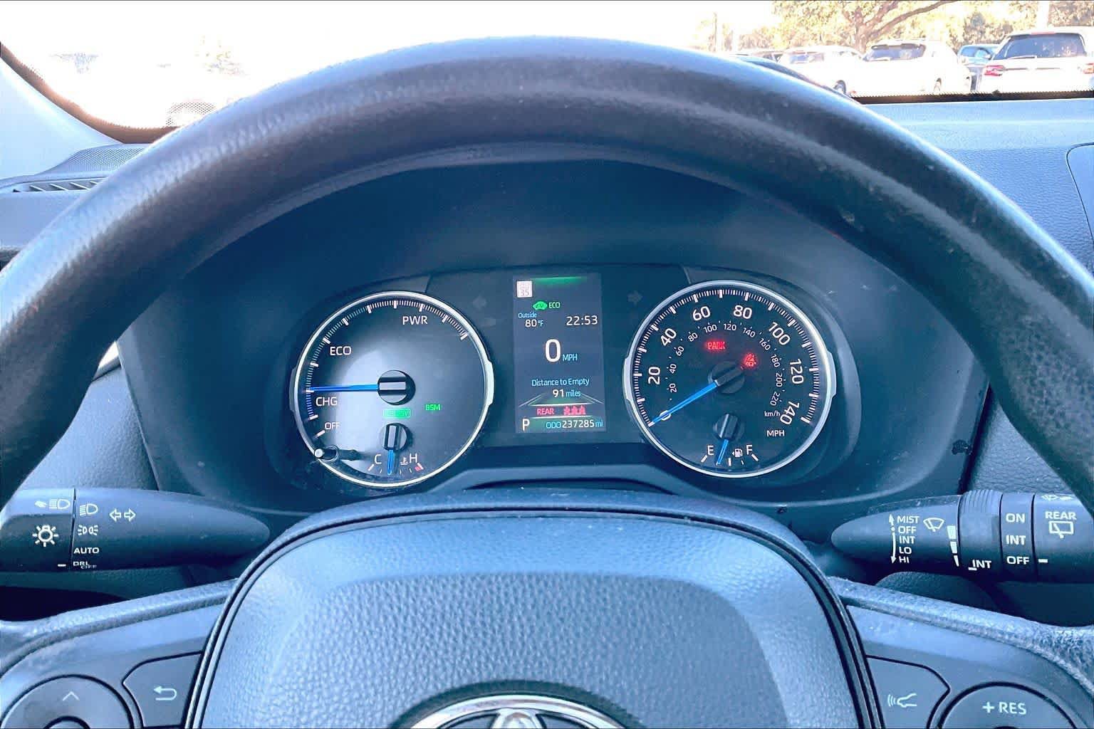 Used 2022 Toyota RAV4 XLE AWD/4WD image 25