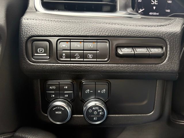 Used 2024 GMC Yukon XL Denali image 26