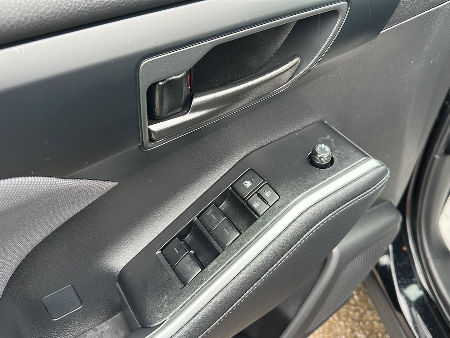 Used 2023 Toyota Highlander LE image 21