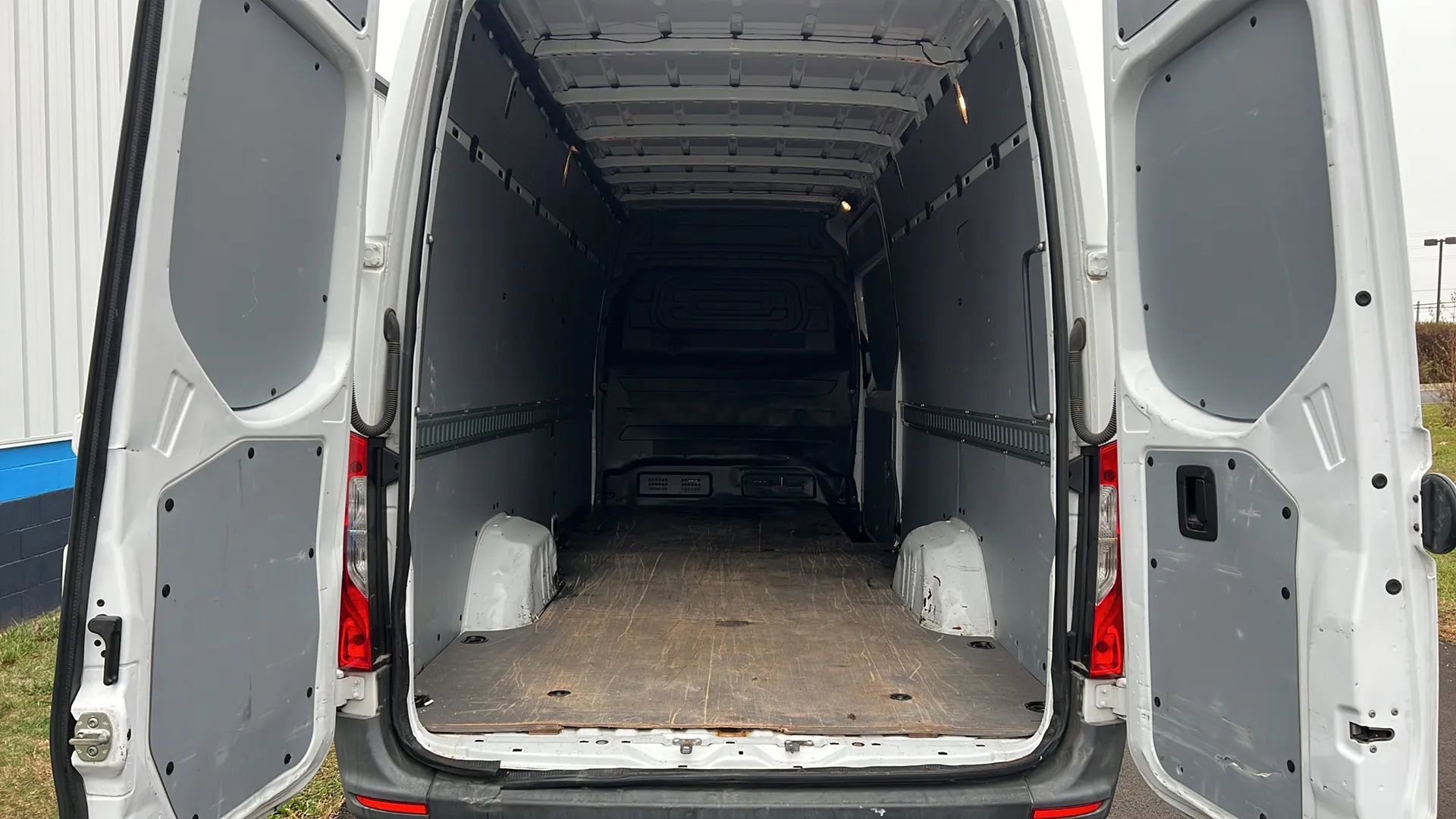 Used 2020 Freightliner Sprinter 2500 image 13