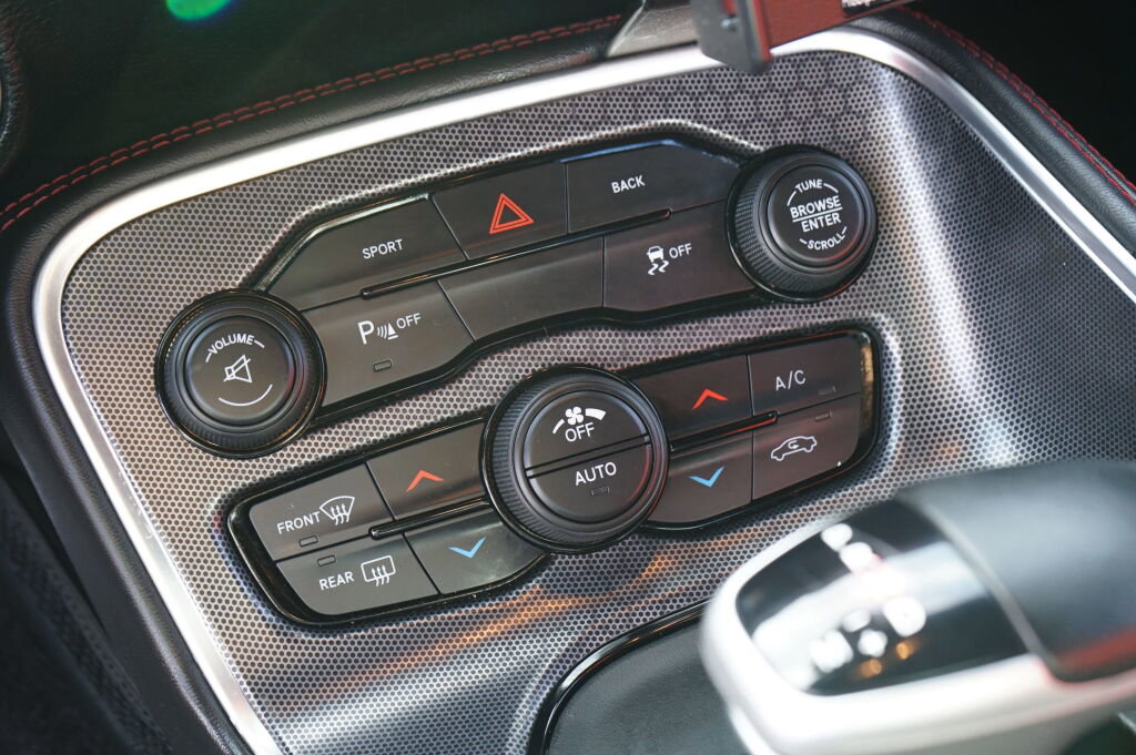 Used 2016 Dodge Challenger R/T Plus image 17