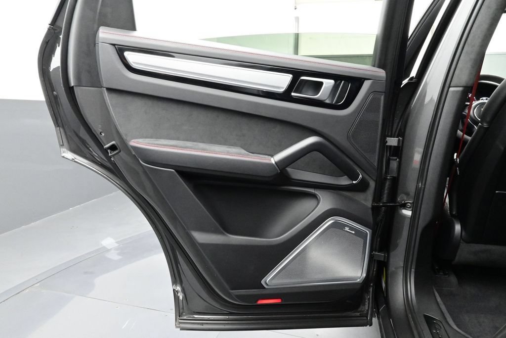 Certified 2023 Porsche Cayenne GTS AWD/4WD image 13