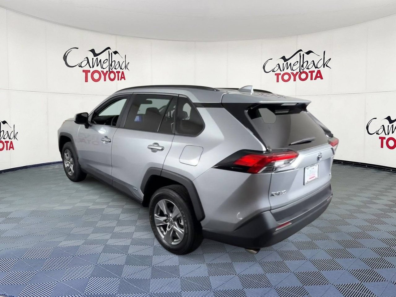 Used 2023 Toyota RAV4 LE AWD/4WD image 9