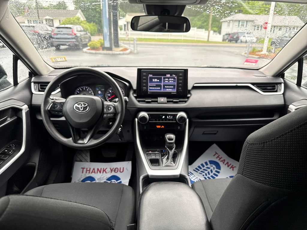 Used 2021 Toyota RAV4 LE AWD/4WD image 14