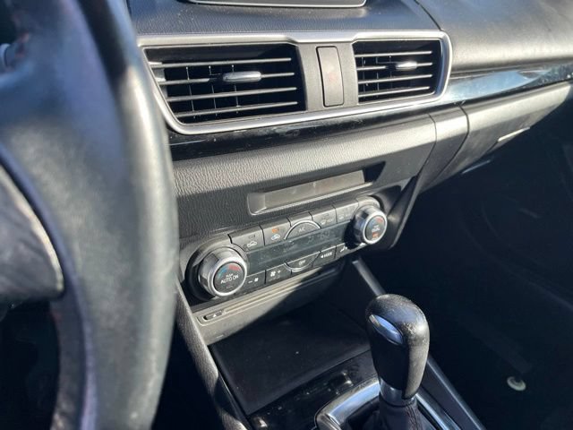 Used 2015 MAZDA MAZDA3 i Touring w/ Technology Package FWD image 21