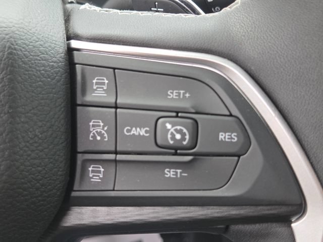 Used 2024 Jeep Grand Cherokee Altitude AWD/4WD image 15