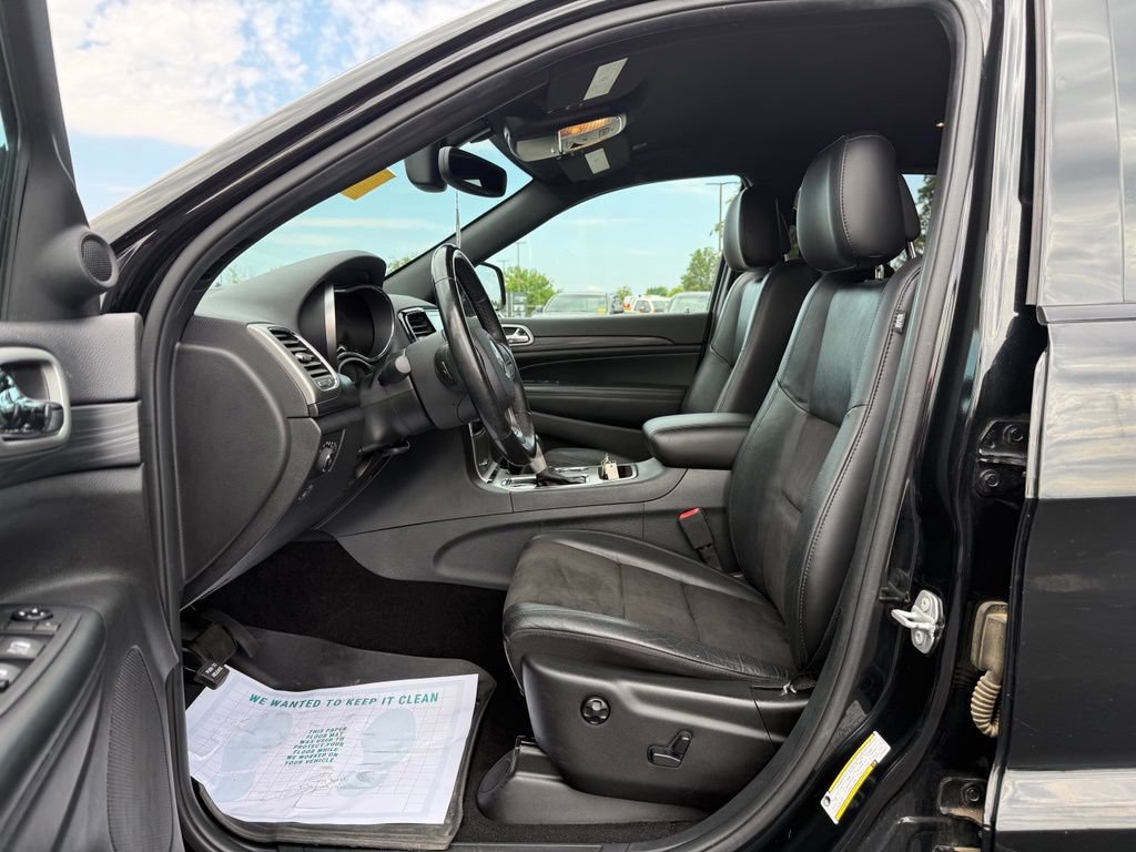 Used 2020 Jeep Grand Cherokee Altitude AWD/4WD image 16