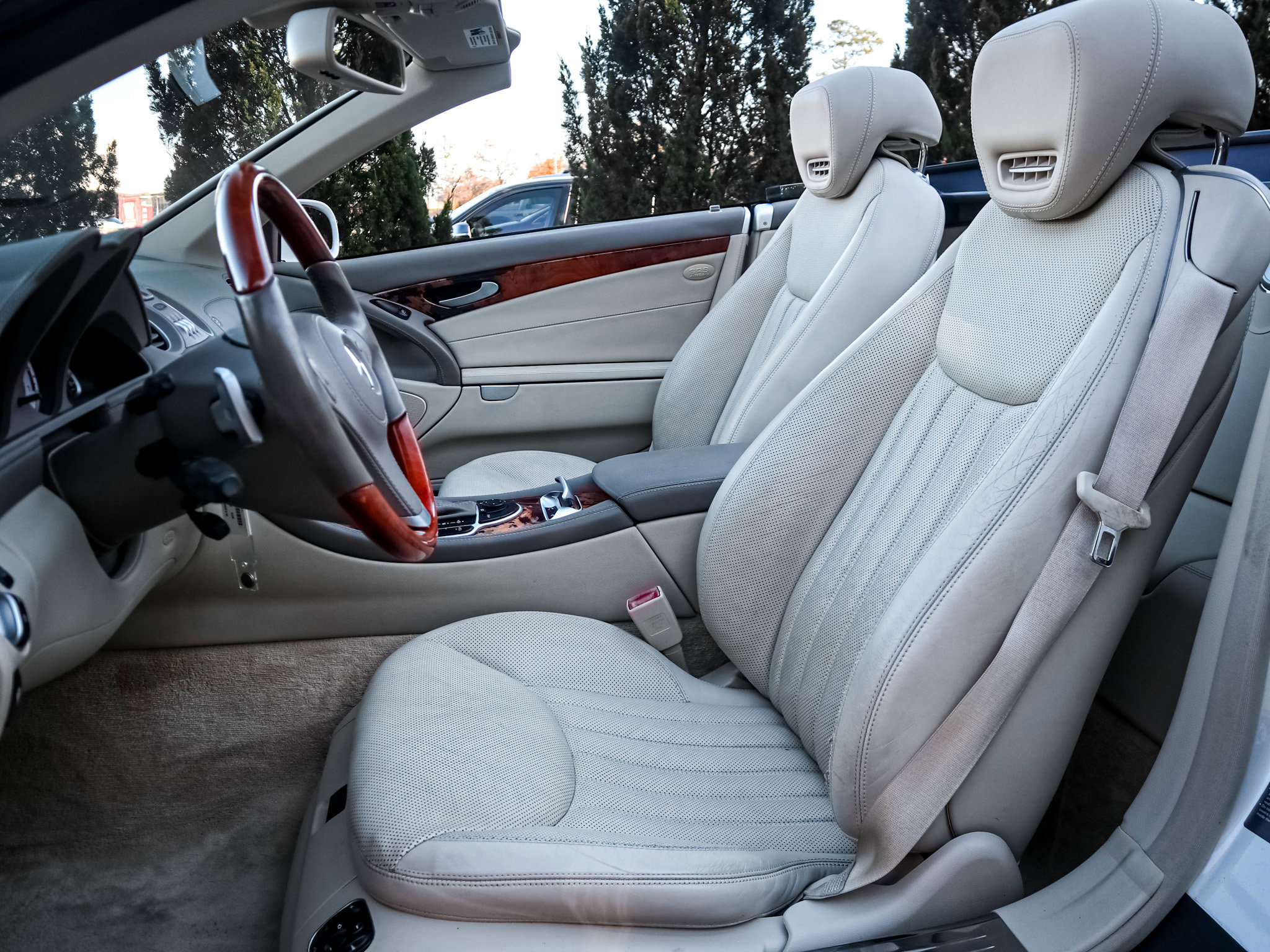 Used 2011 Mercedes-Benz SL 550 SL 550 image 16