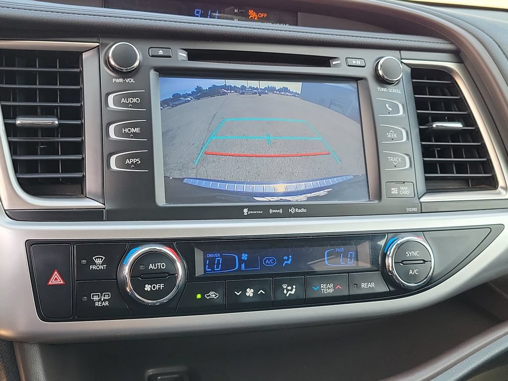Used 2019 Toyota Highlander XLE AWD/4WD image 24