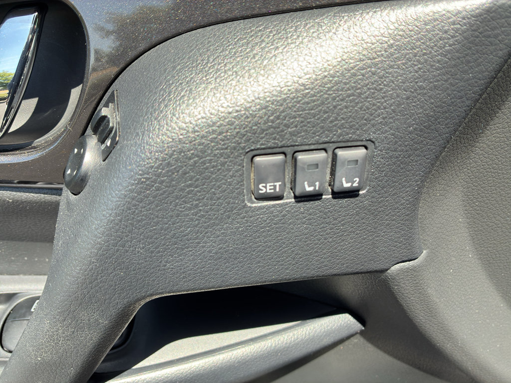 Used 2019 Nissan Rogue SV w/ Premium Package FWD image 22