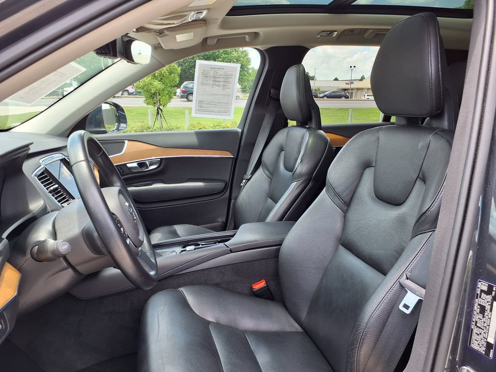Used 2021 Volvo XC90 T6 Momentum w/ Advanced Package AWD/4WD image 11