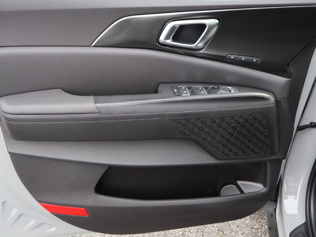 New 2027 Kia Carnival SX w/ Dark Edition Package FWD image 17