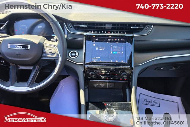 Used 2023 Jeep Grand Cherokee Altitude AWD/4WD image 9