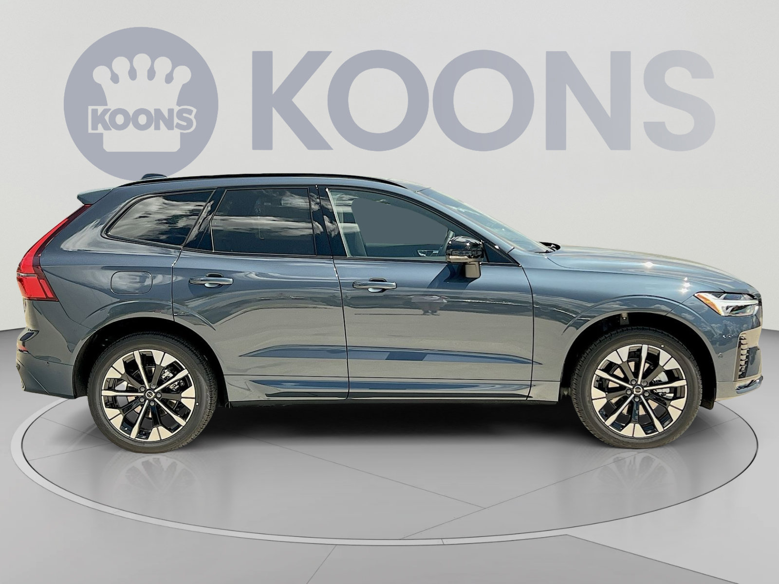 New 2026 Volvo XC60 B5 Plus w/ Protection Package Premier AWD/4WD image 17