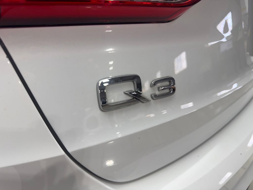 Used 2022 Audi Q3 2.0T Premium w/ Convenience Package image 23