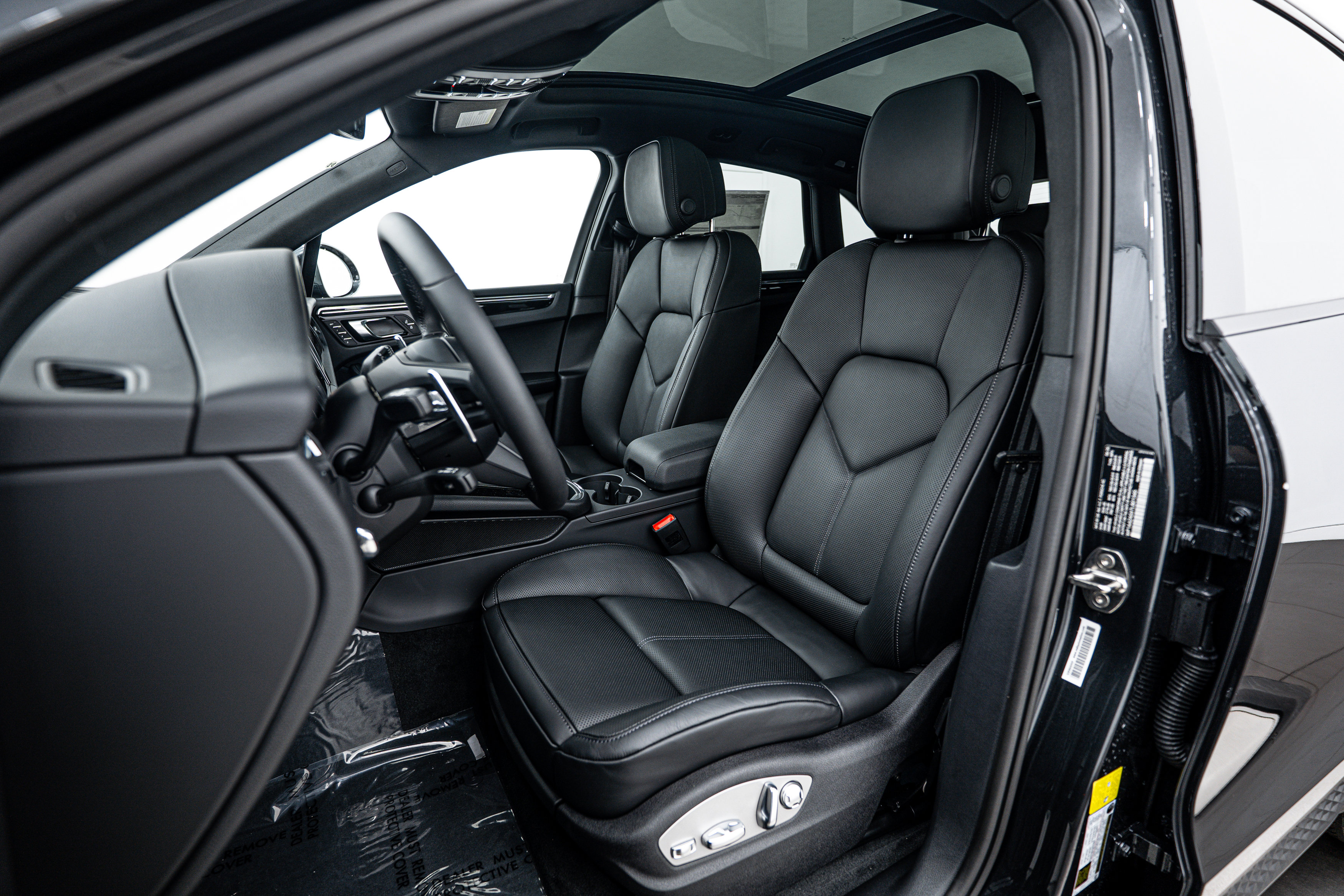 New 2026 Porsche Macan image 5