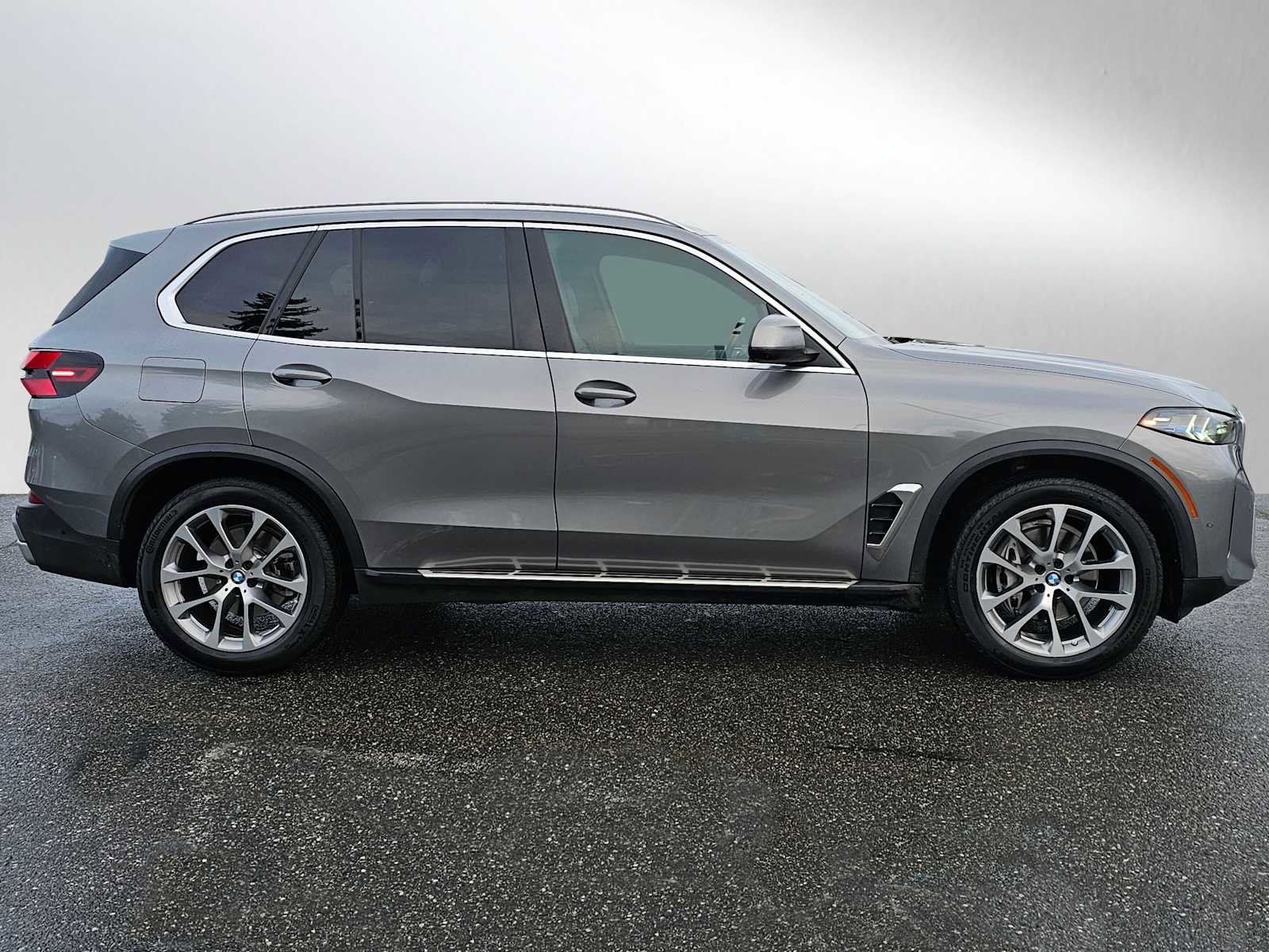 Used 2024 BMW X5 xDrive40i image 2