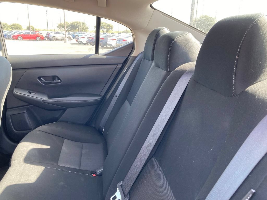 Used 2025 Nissan Sentra SV FWD image 11