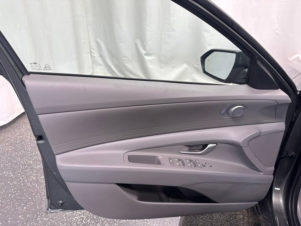 New 2026 Hyundai Elantra SE FWD image 9