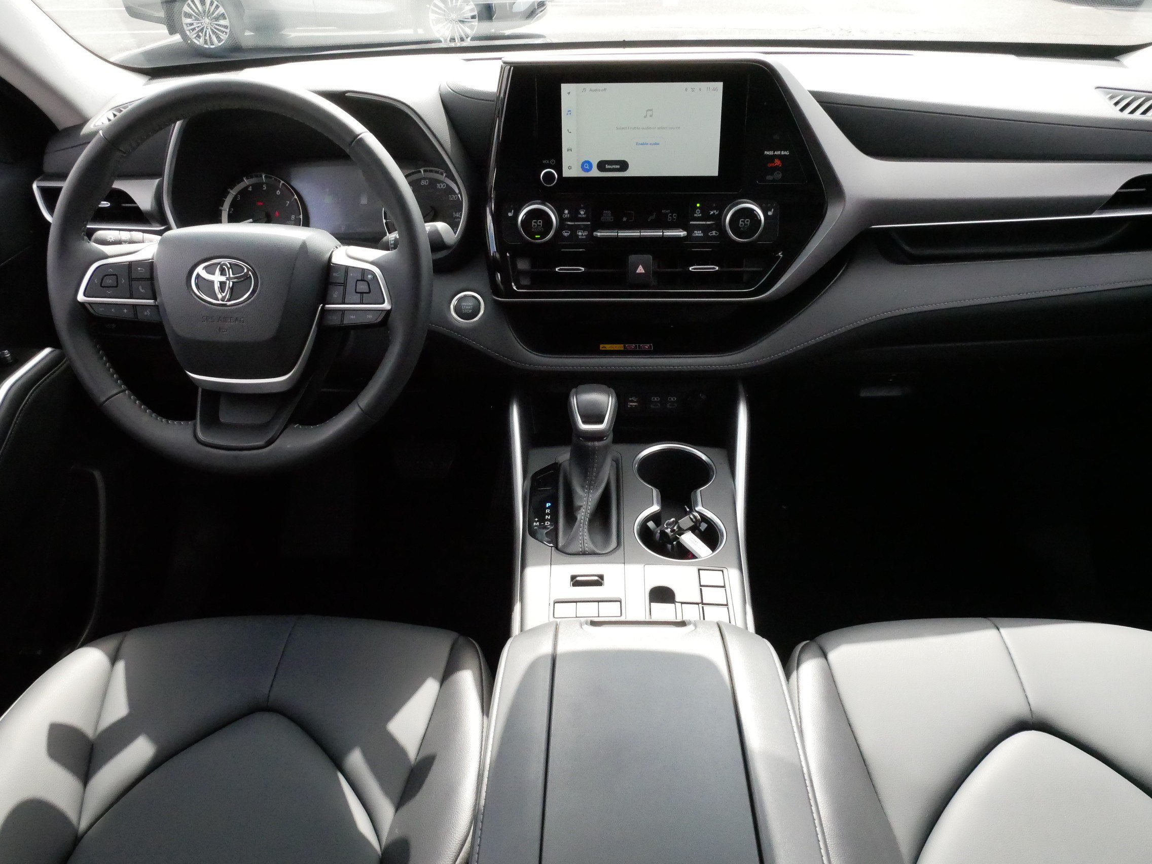Certified 2026 Toyota Highlander XLE AWD/4WD image 12