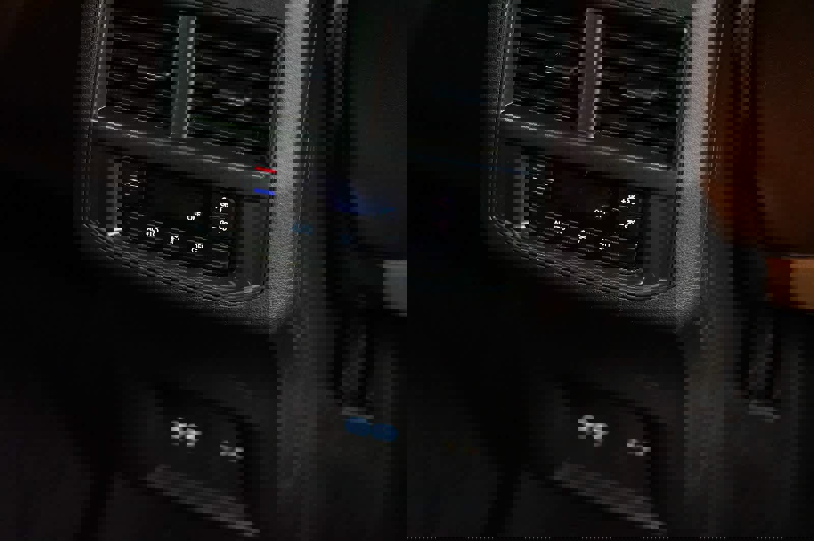 Used 2023 Volkswagen Atlas SE w/ Black Wheel Package image 16