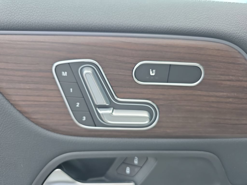 New 2026 Mercedes-Benz GLA 250 4MATIC image 11