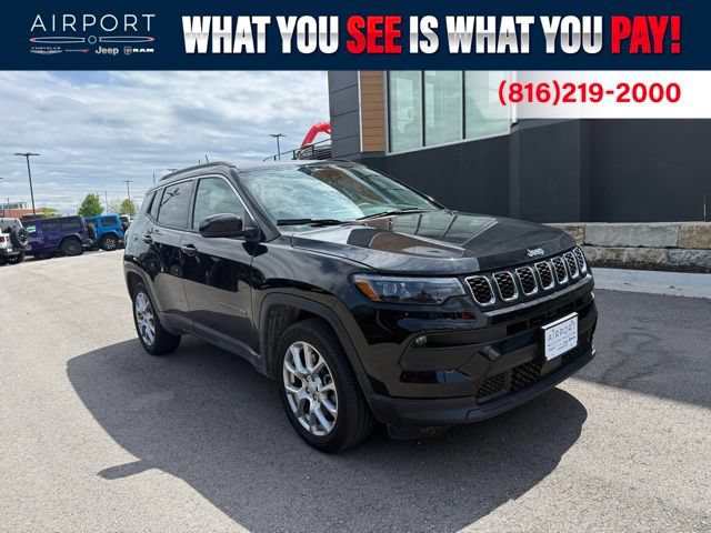 Used 2024 Jeep Compass Latitude w/ Sun and Sound Group AWD/4WD image 1