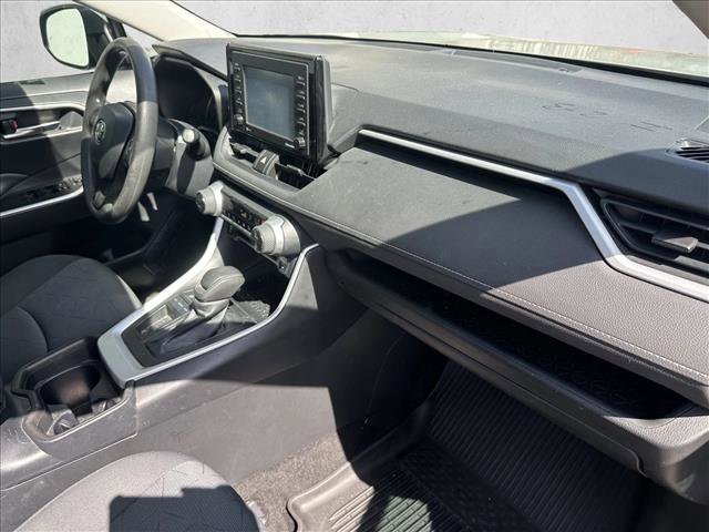 Used 2020 Toyota RAV4 XLE image 28