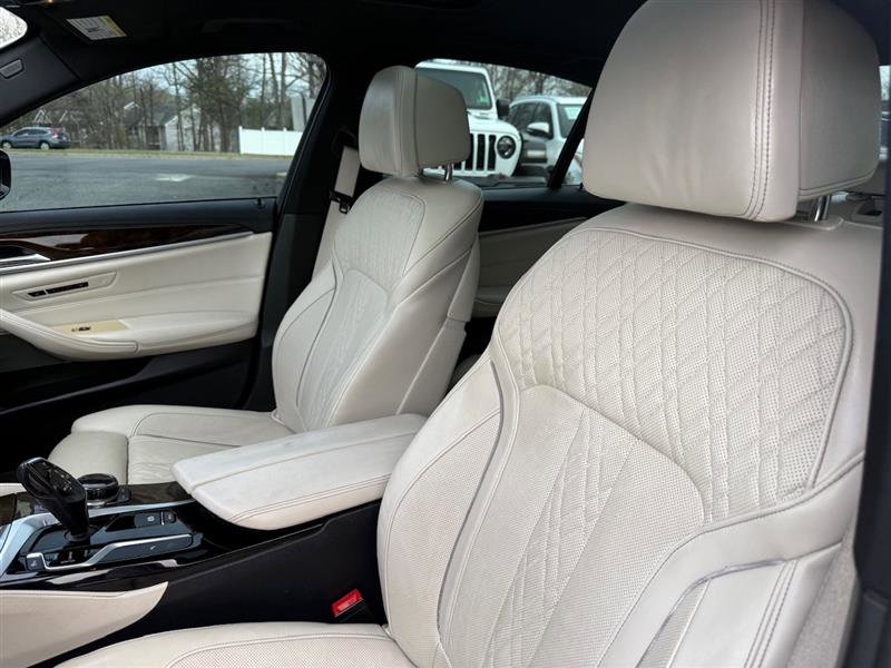 Used 2018 BMW M550i xDrive M550i AWD w/EXECUTIVE & DRIVE image 32