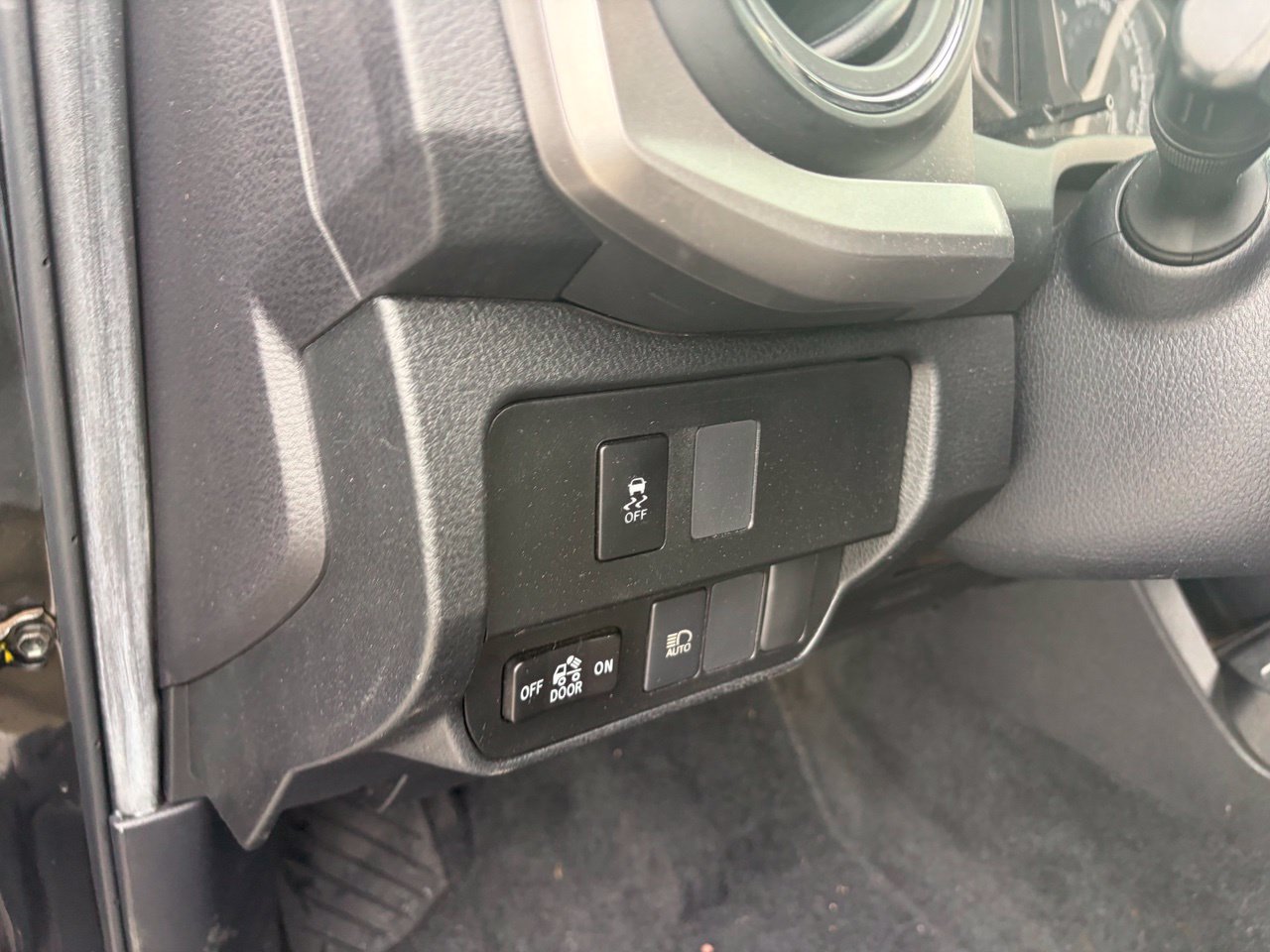Used 2022 Toyota Tacoma SR5 AWD/4WD image 6