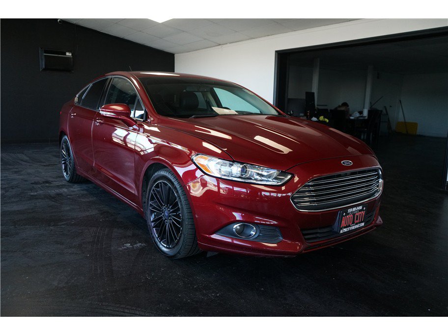 Used 2016 Ford Fusion SE w/ Equipment Group 202A FWD image 9