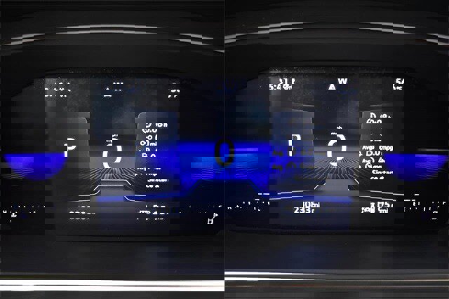 Used 2022 Volkswagen Tiguan SE image 19