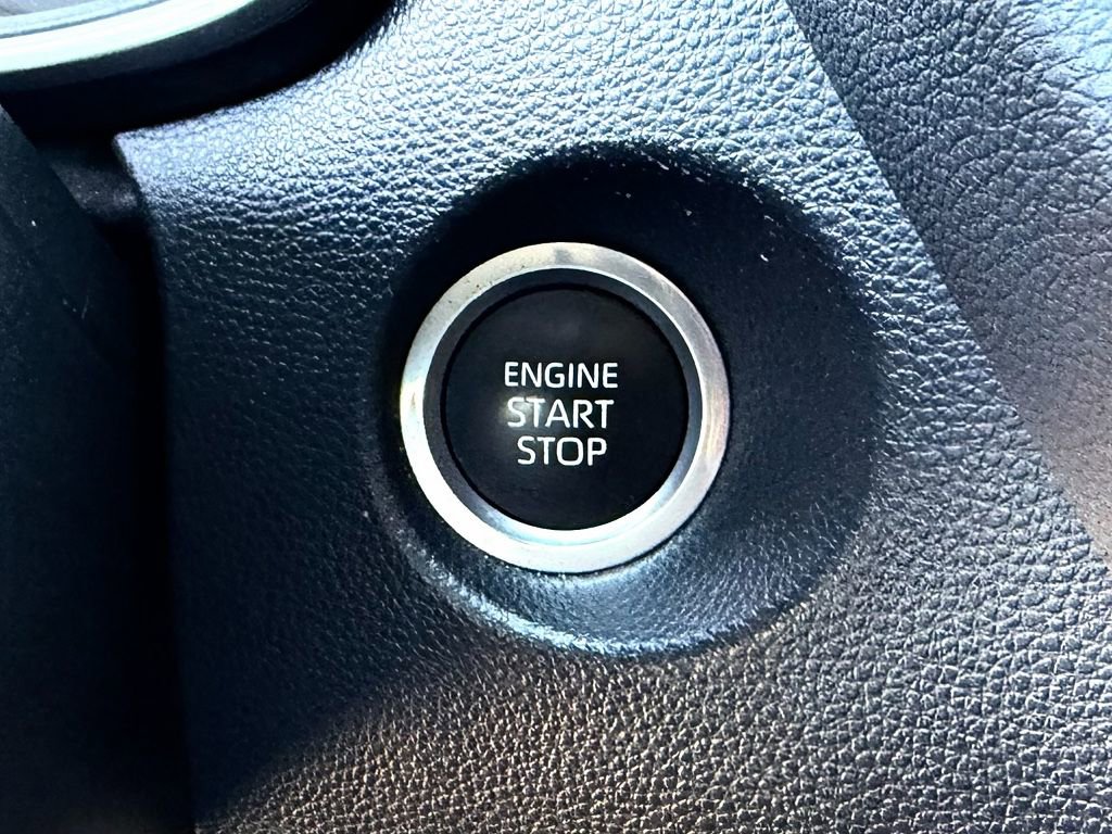 Certified 2023 Toyota Corolla Cross XLE image 22