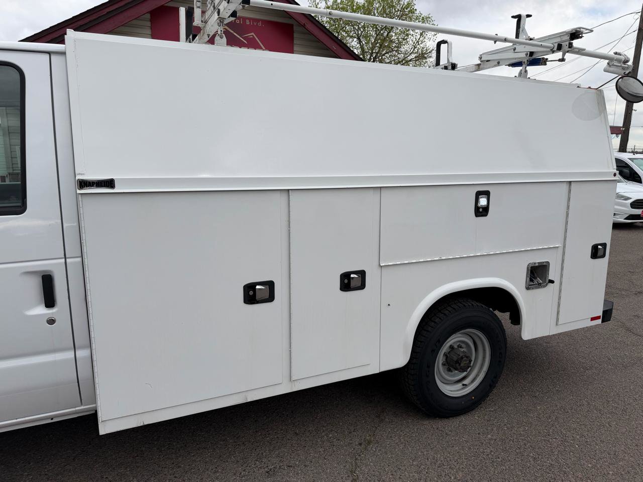 Used 2019 Ford E-350 and Econoline 350 Super Duty w/ Power Windows & Locks Group image 22