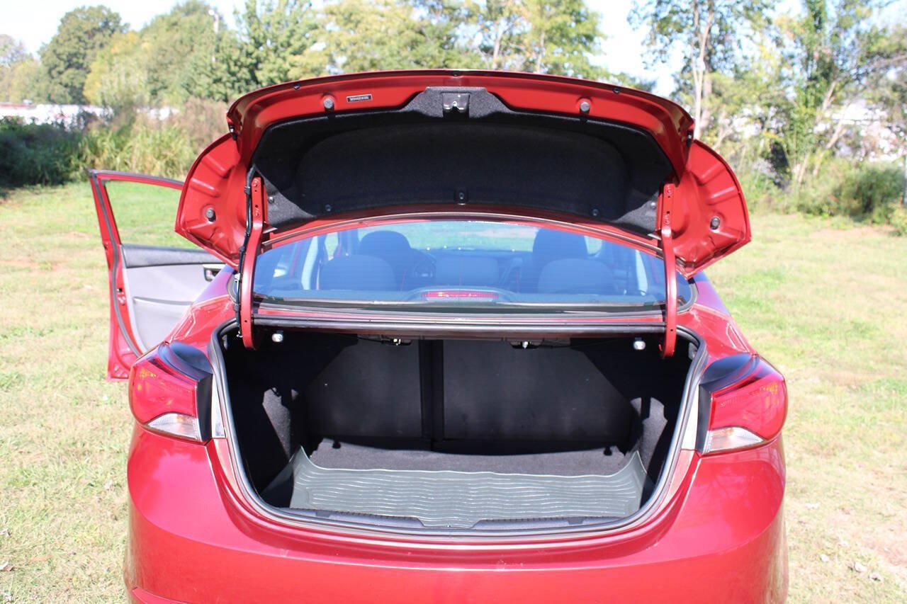 Used 2015 Hyundai Elantra SE FWD image 35