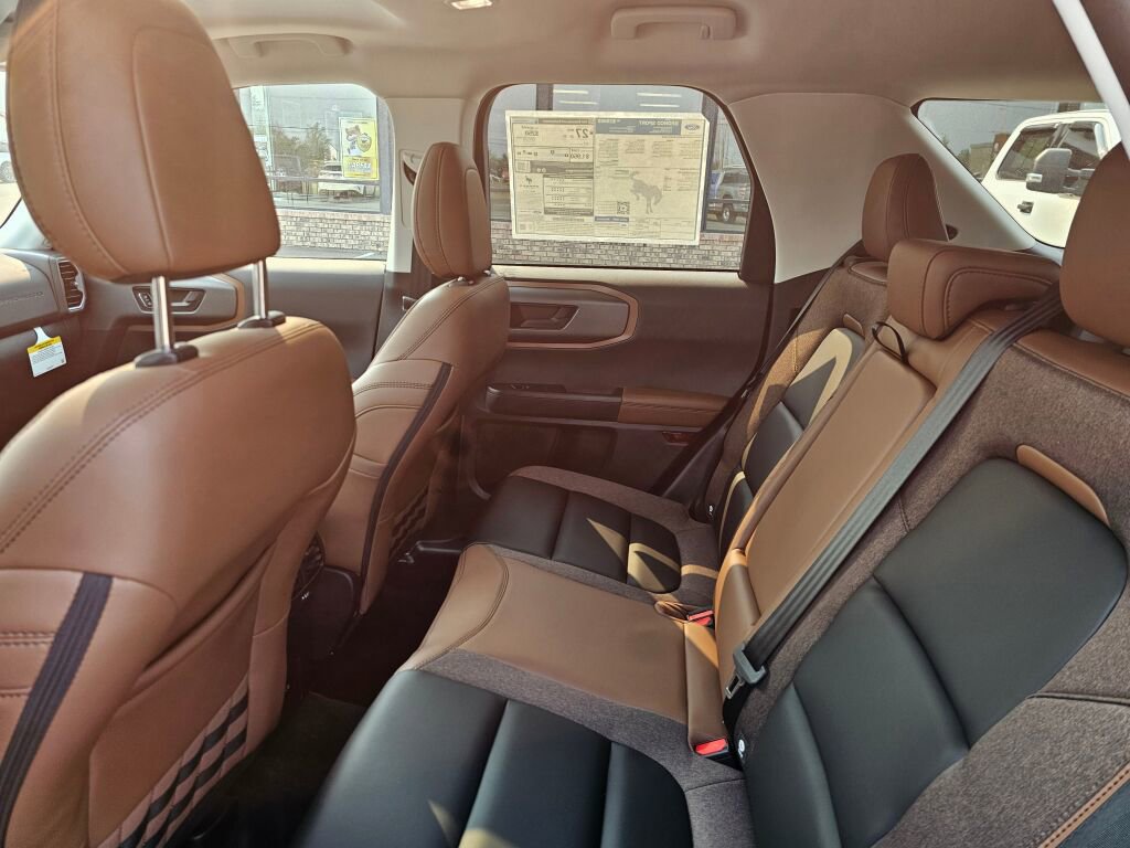 New 2025 Ford Bronco Outer Banks w/ Sasquatch Package image 8