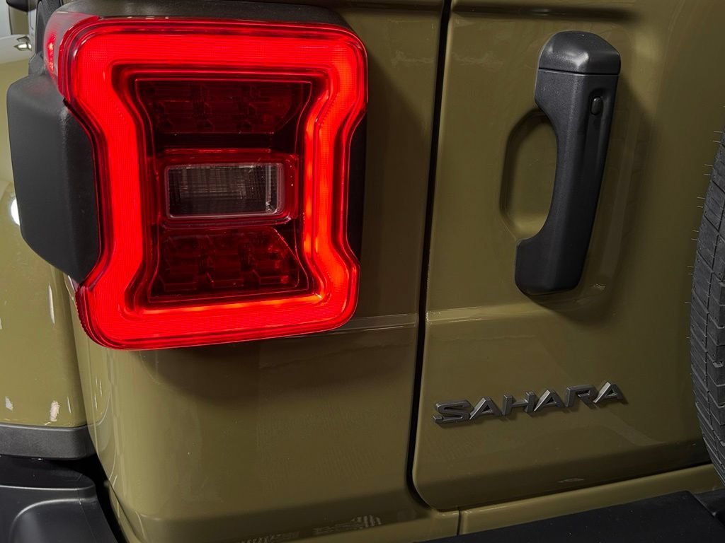 Used 2026 Jeep Wrangler Unlimited Sahara AWD/4WD image 18