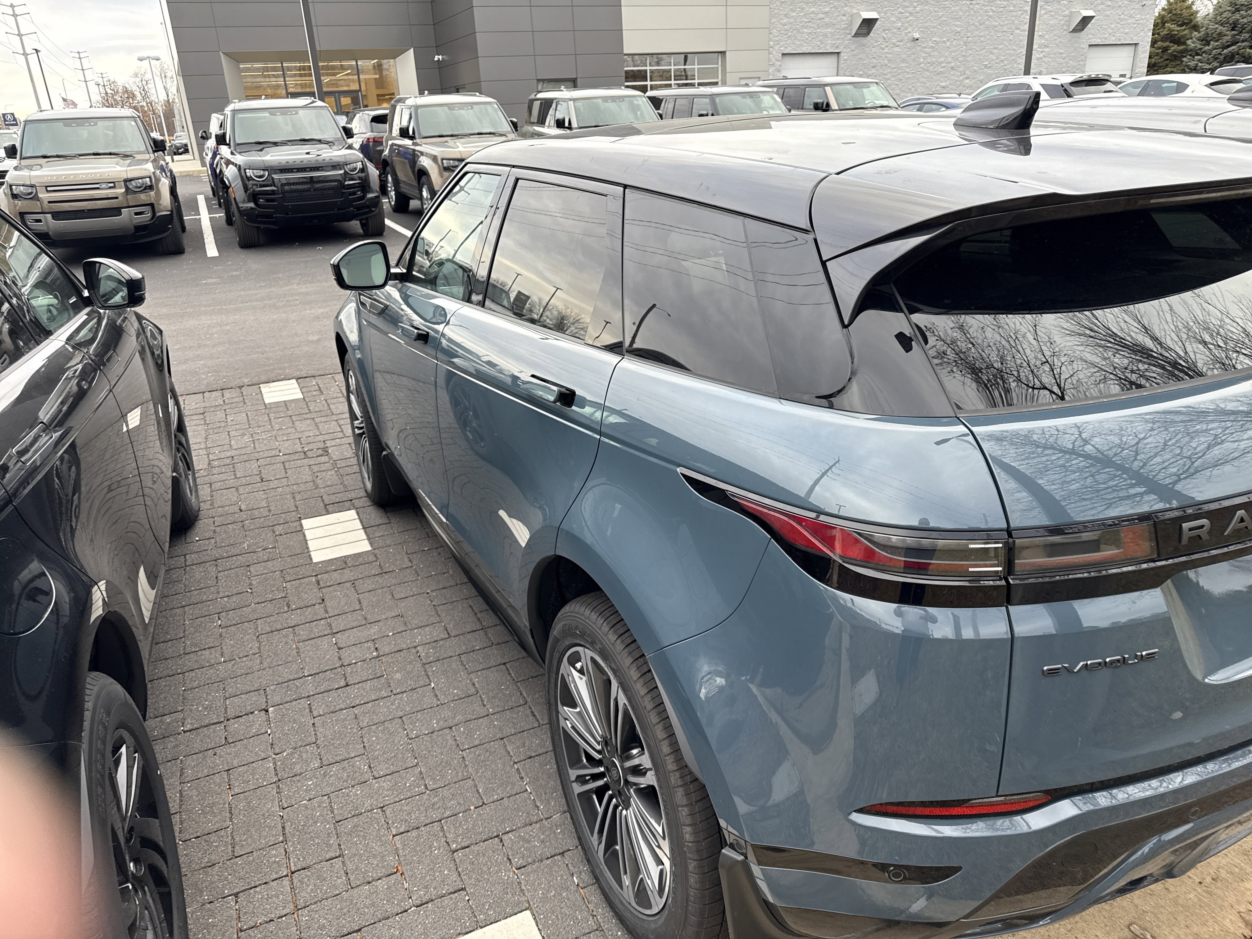 New 2026 Land Rover Range Rover Evoque Dynamic SE image 3