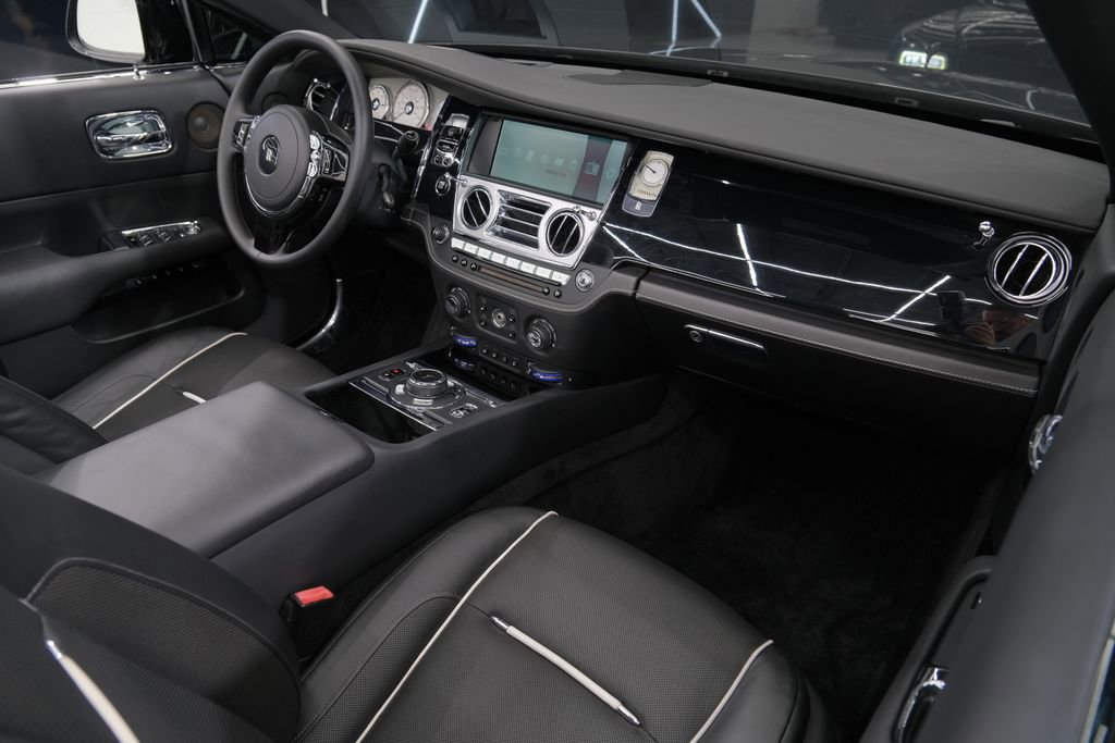 Used 2016 Rolls-Royce Dawn image 35