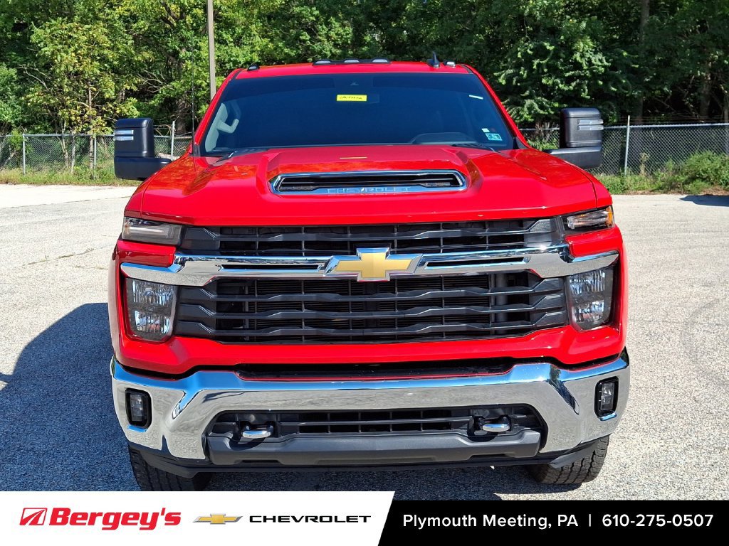 Certified 2026 Chevrolet Silverado 2500 LT w/ Leather Package AWD/4WD image 3