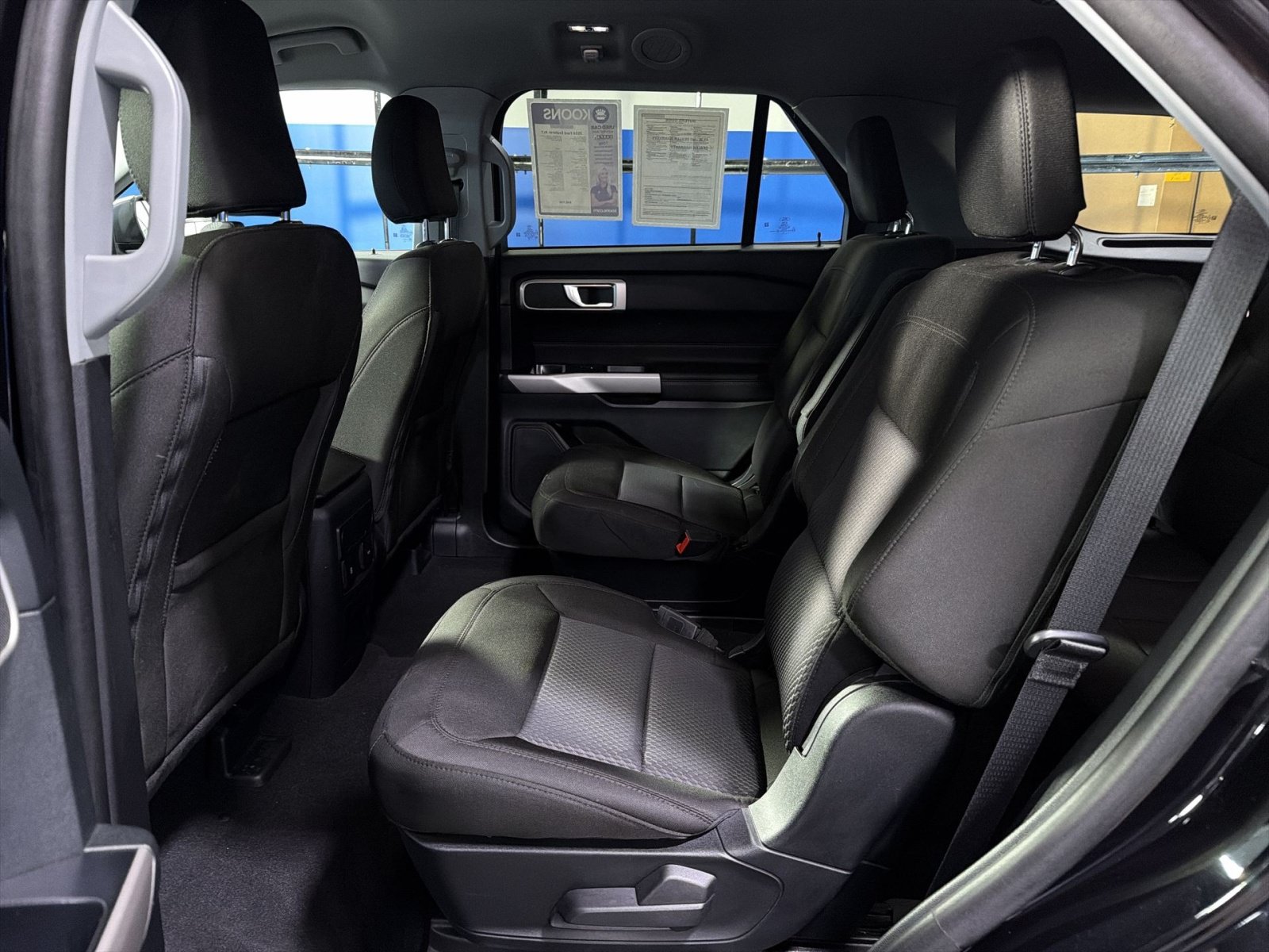 Used 2024 Ford Explorer XLT AWD/4WD image 28