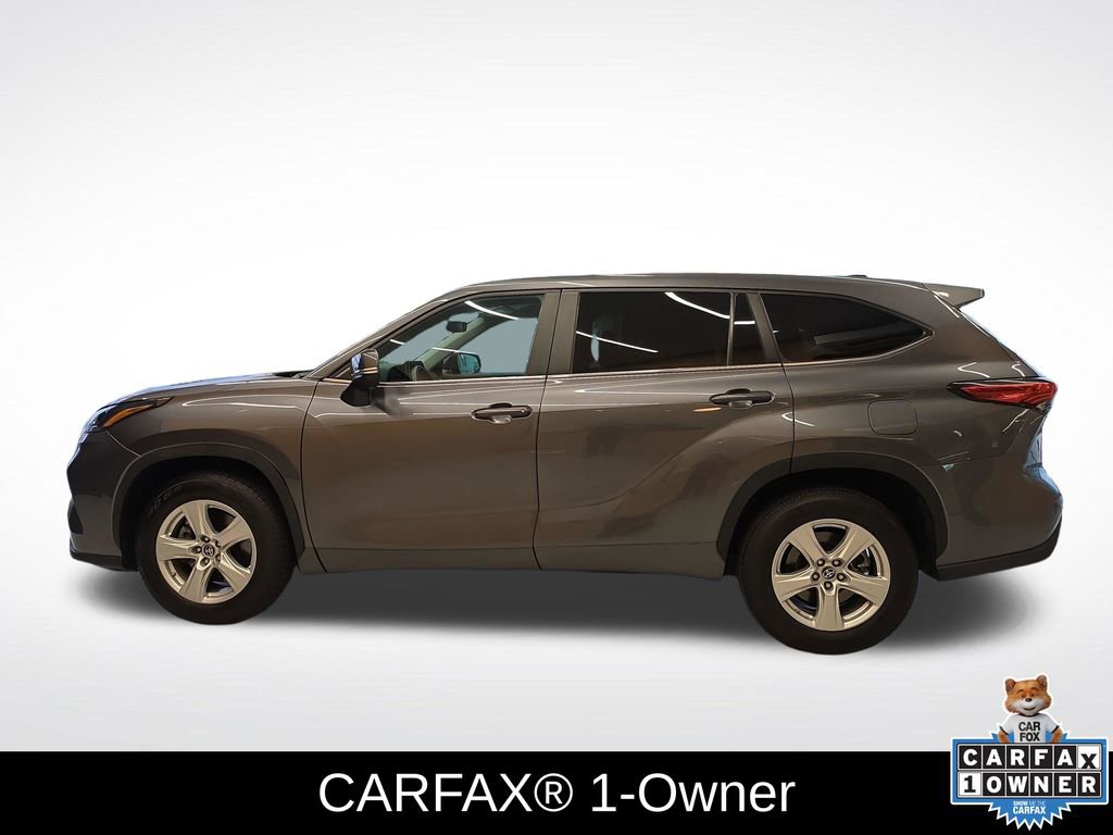 Used 2023 Toyota Highlander L FWD image 2